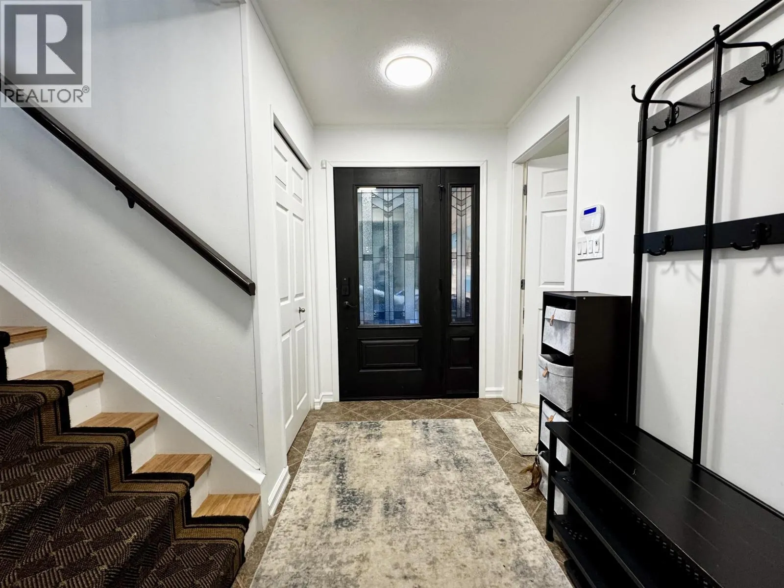 284 CRESTVIEW DRIVE