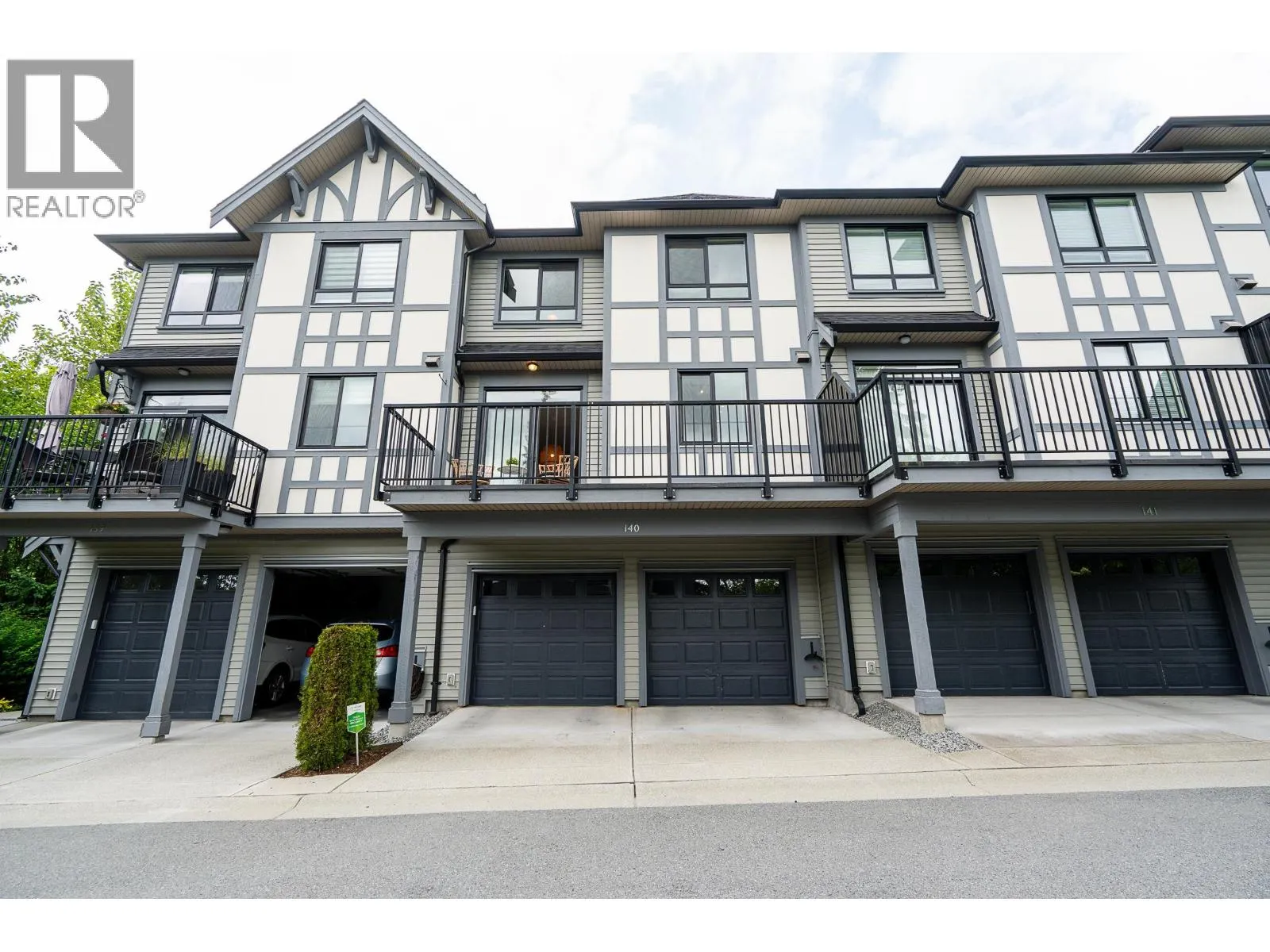 140 3500 BURKE VILLAGE PROMENADE