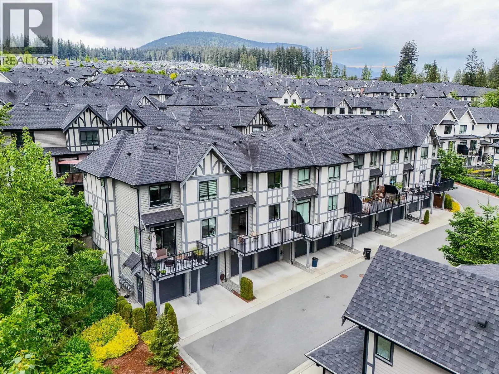 140 3500 BURKE VILLAGE PROMENADE