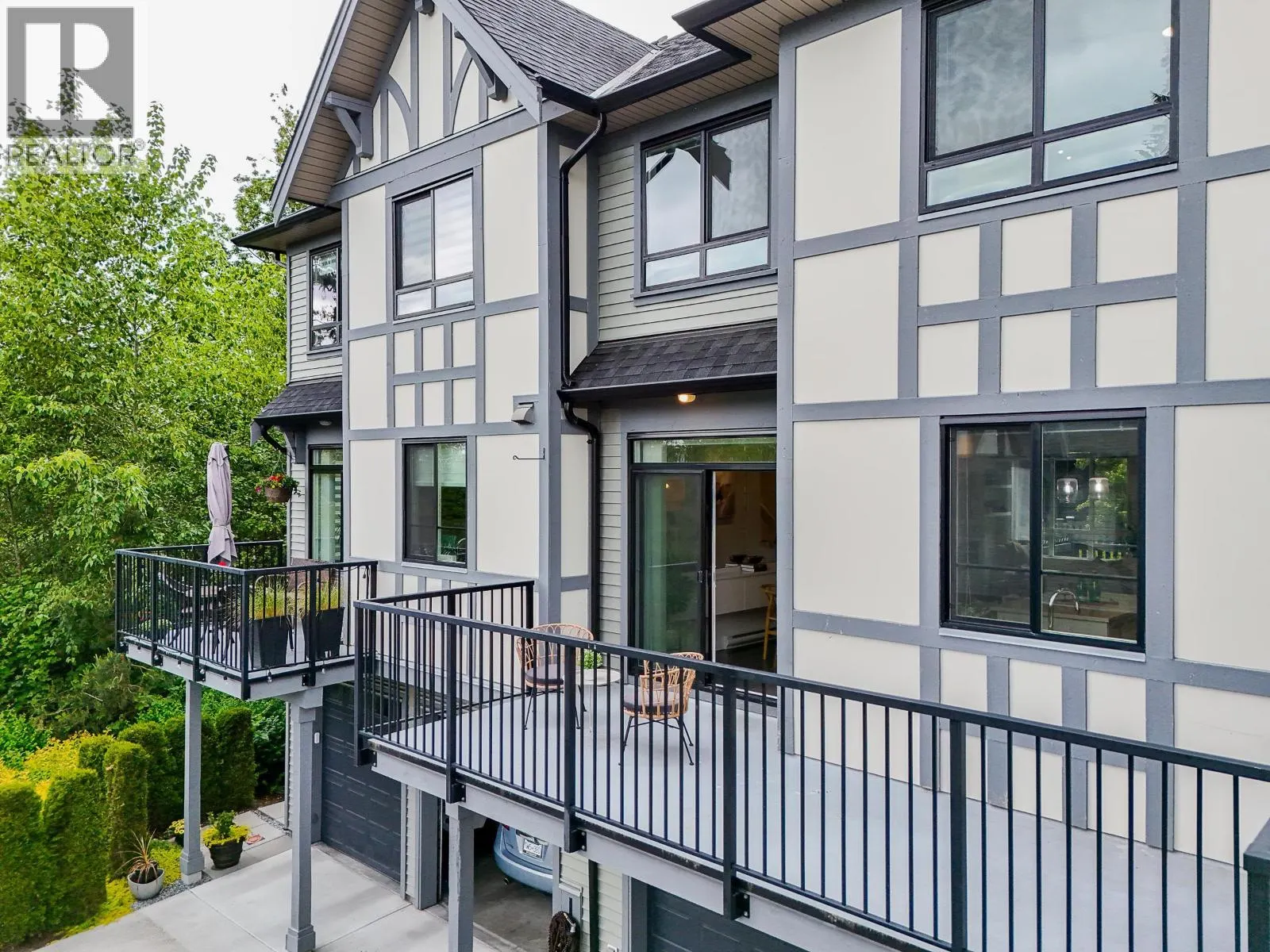 140 3500 BURKE VILLAGE PROMENADE