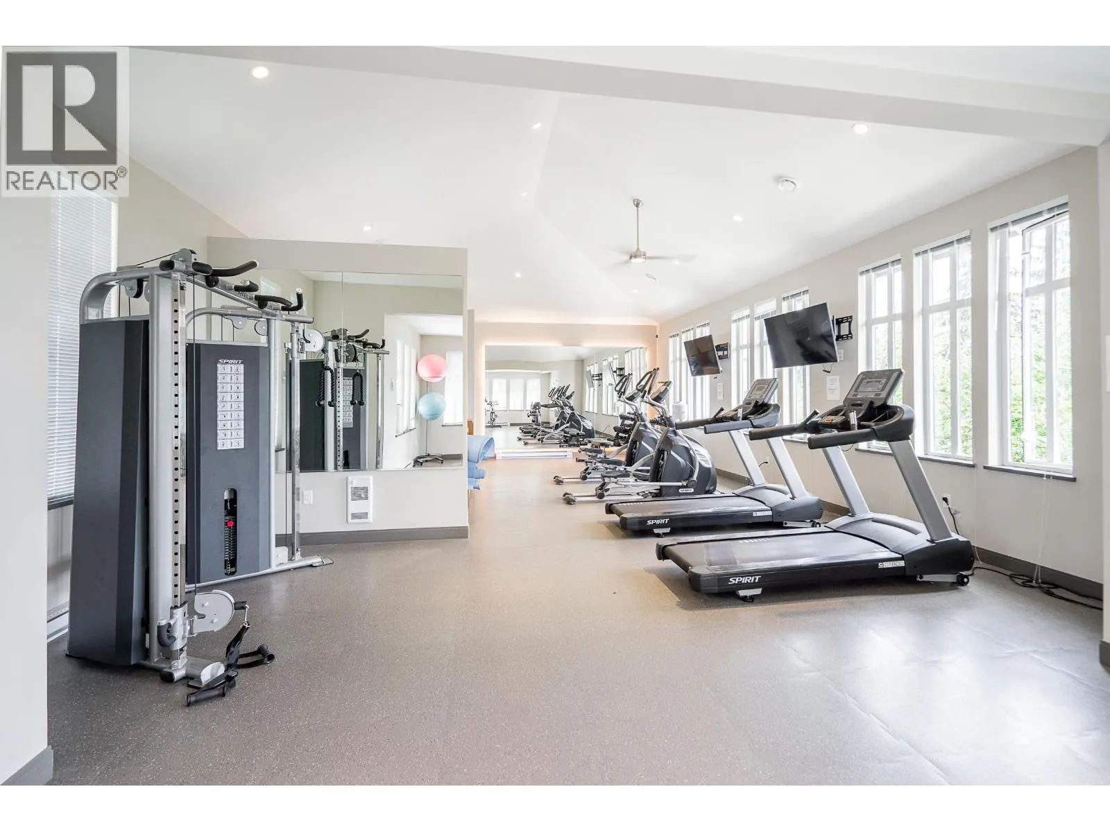 140 3500 BURKE VILLAGE PROMENADE