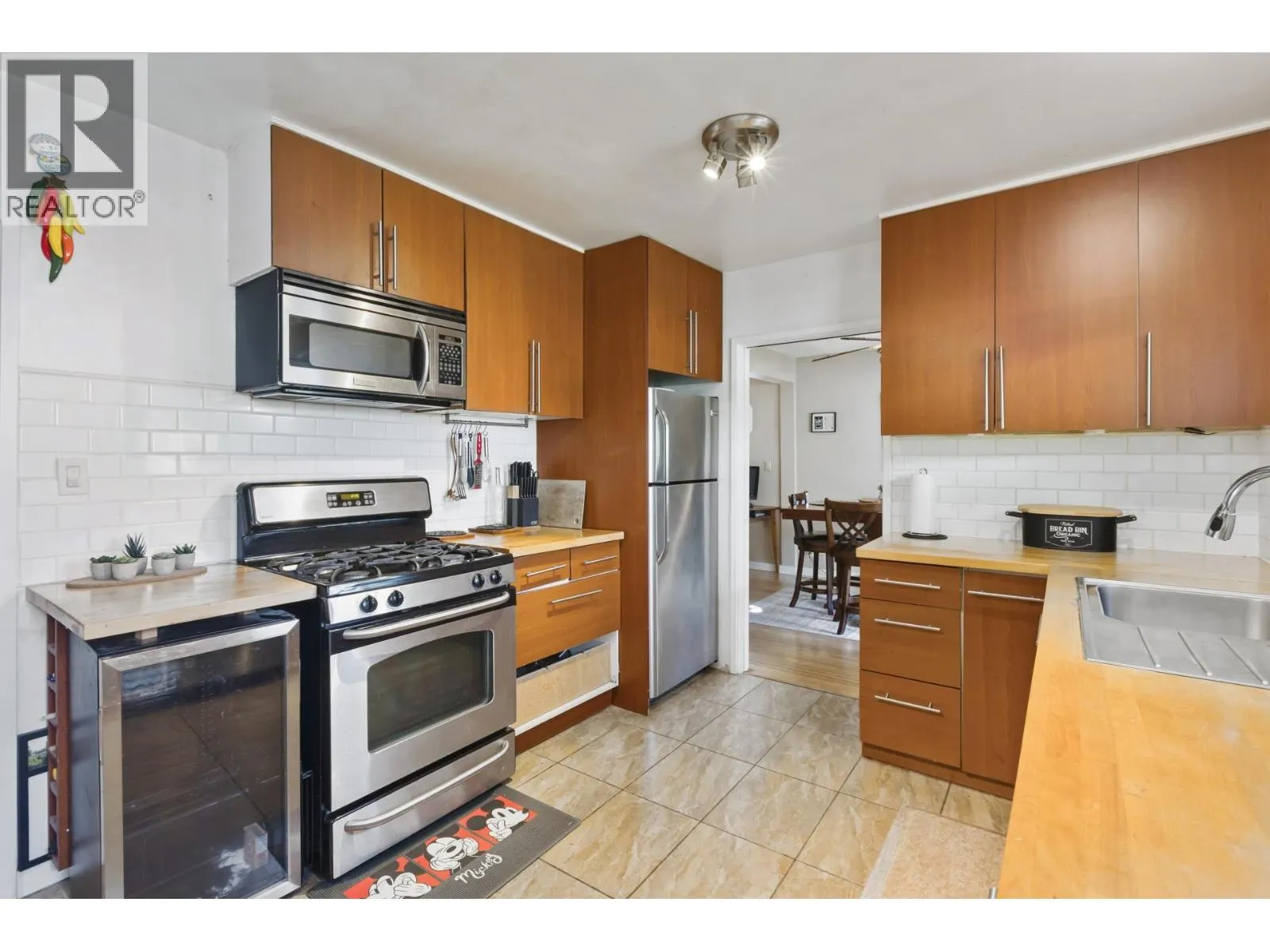 4379 CAPILANO ROAD