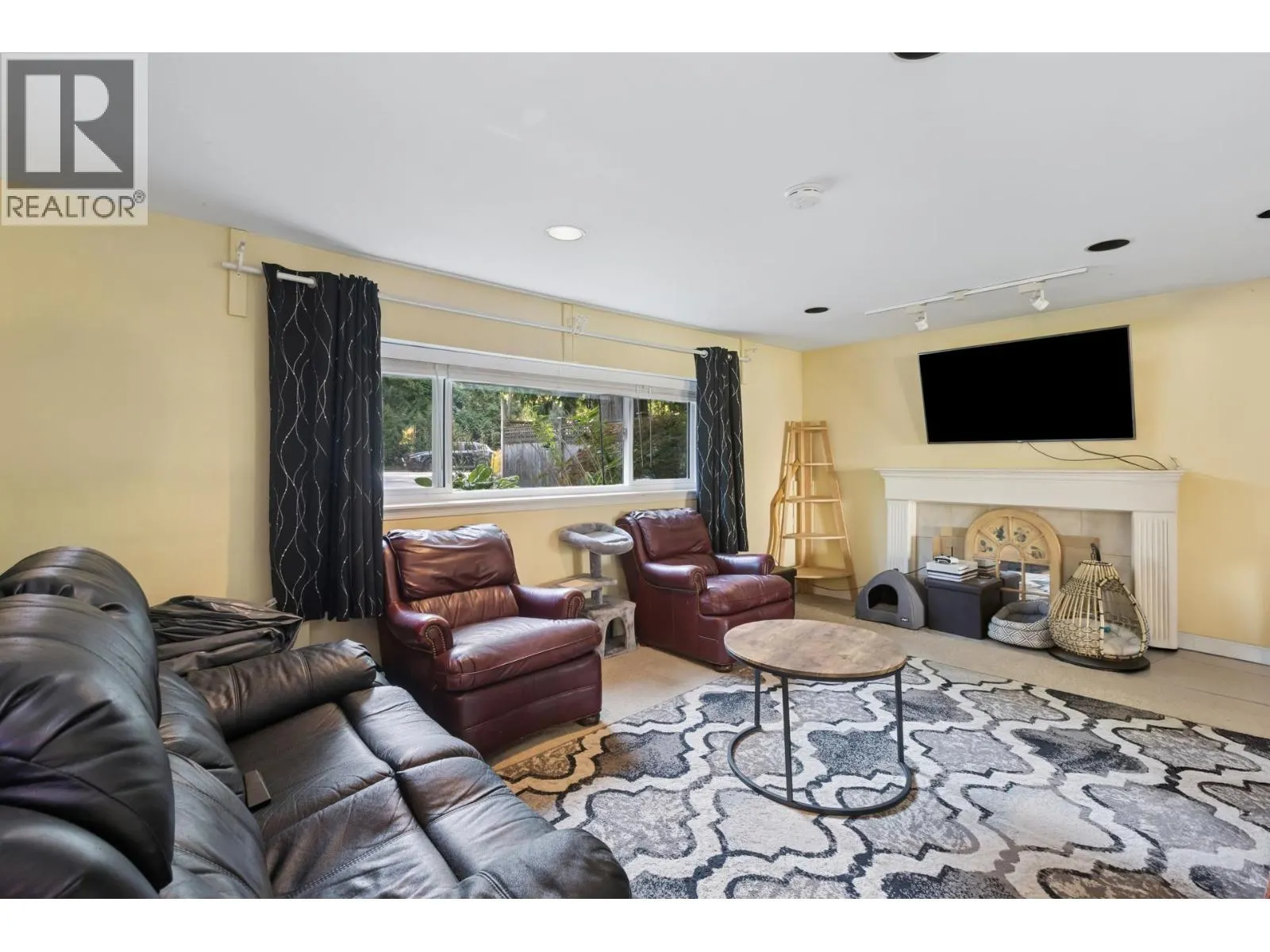 4379 CAPILANO ROAD