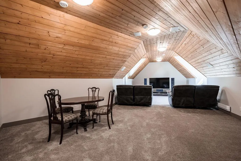 9663 SILVERGLEN DRIVE