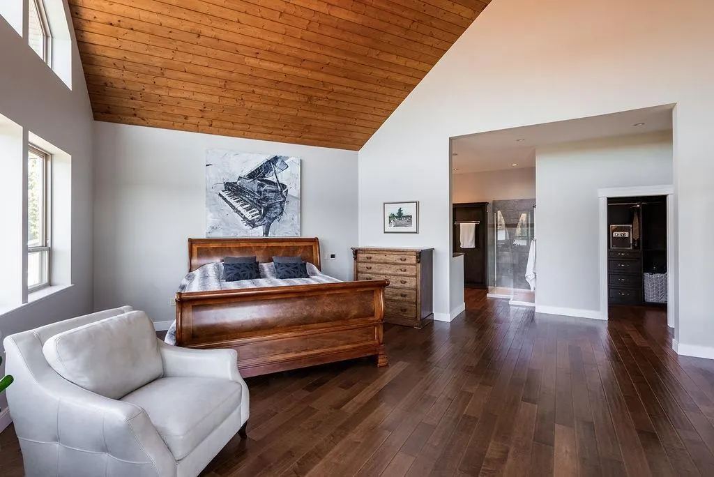 9663 SILVERGLEN DRIVE