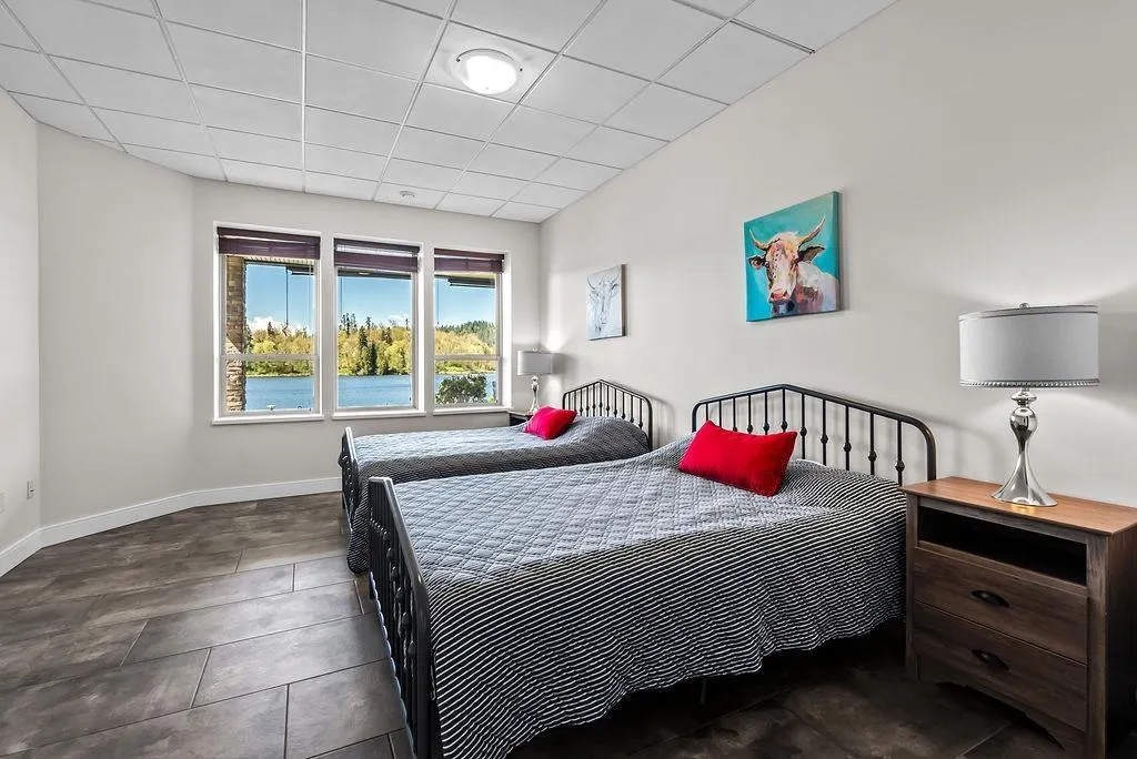 9663 SILVERGLEN DRIVE