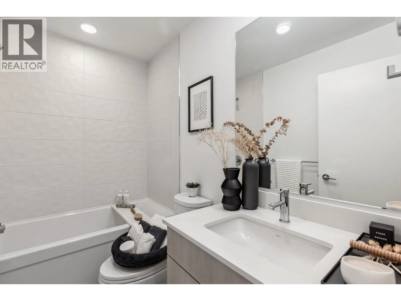 102 2431 RABBIT DRIVE
