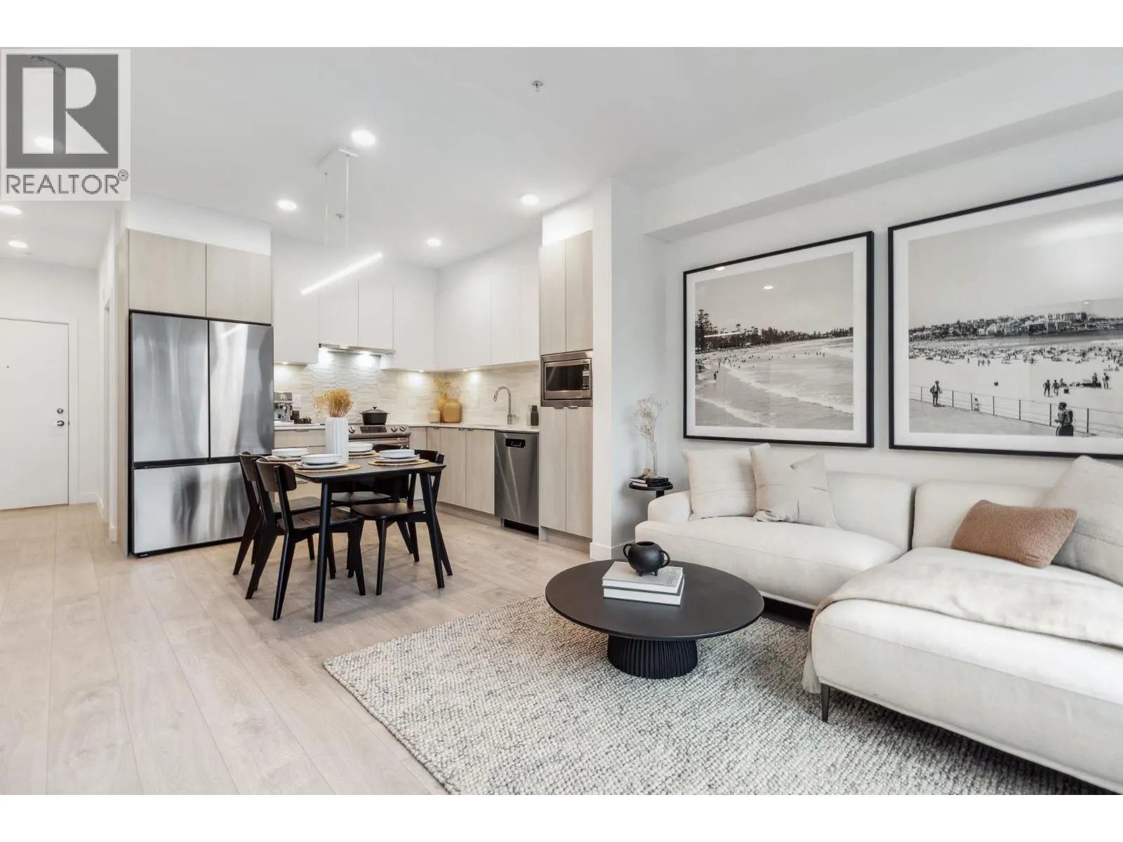 102 2431 RABBIT DRIVE