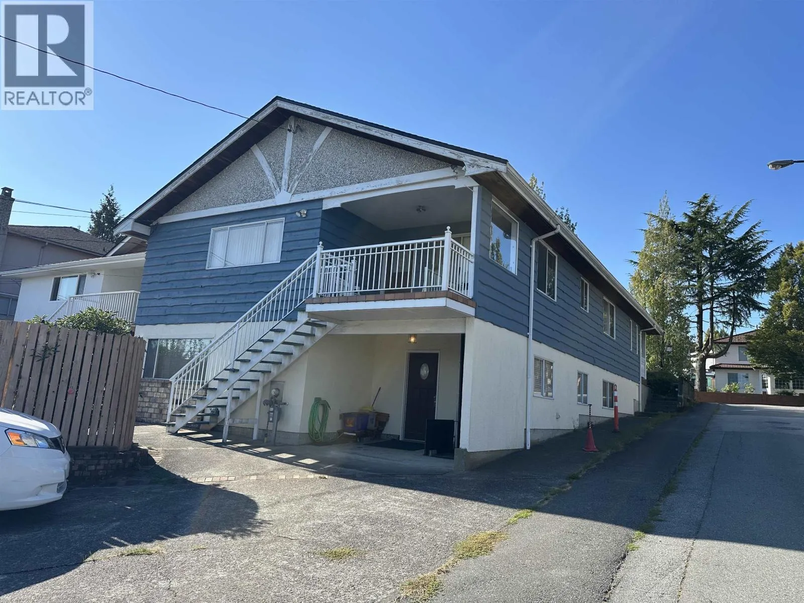 2376 FRASERVIEW DRIVE
