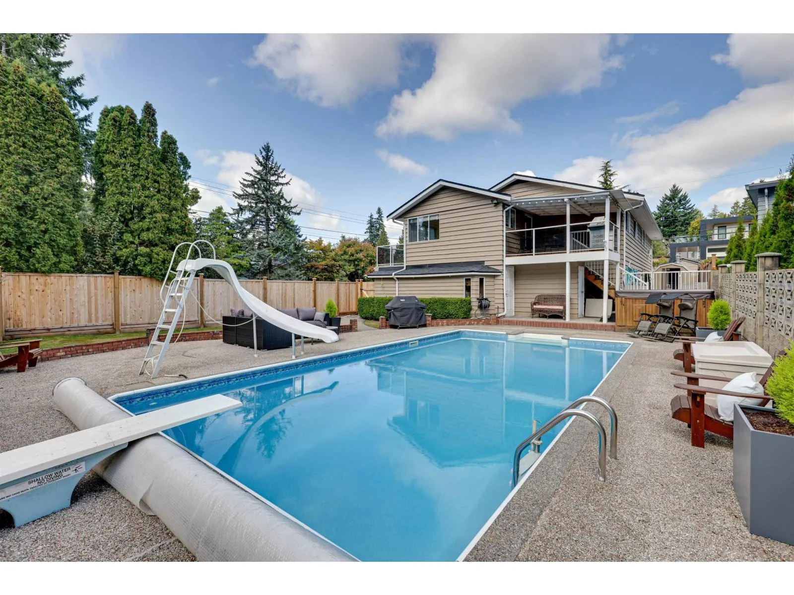 6488 SUNSHINE PLACE