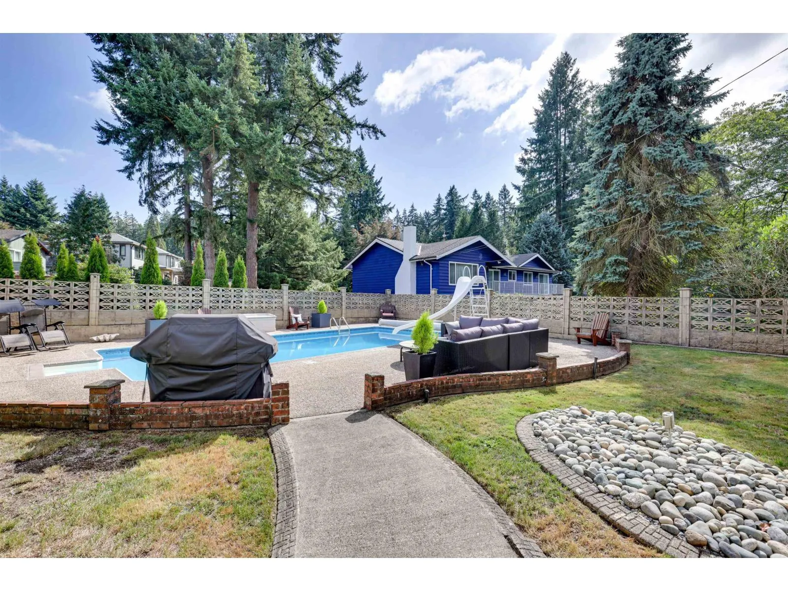 6488 SUNSHINE PLACE