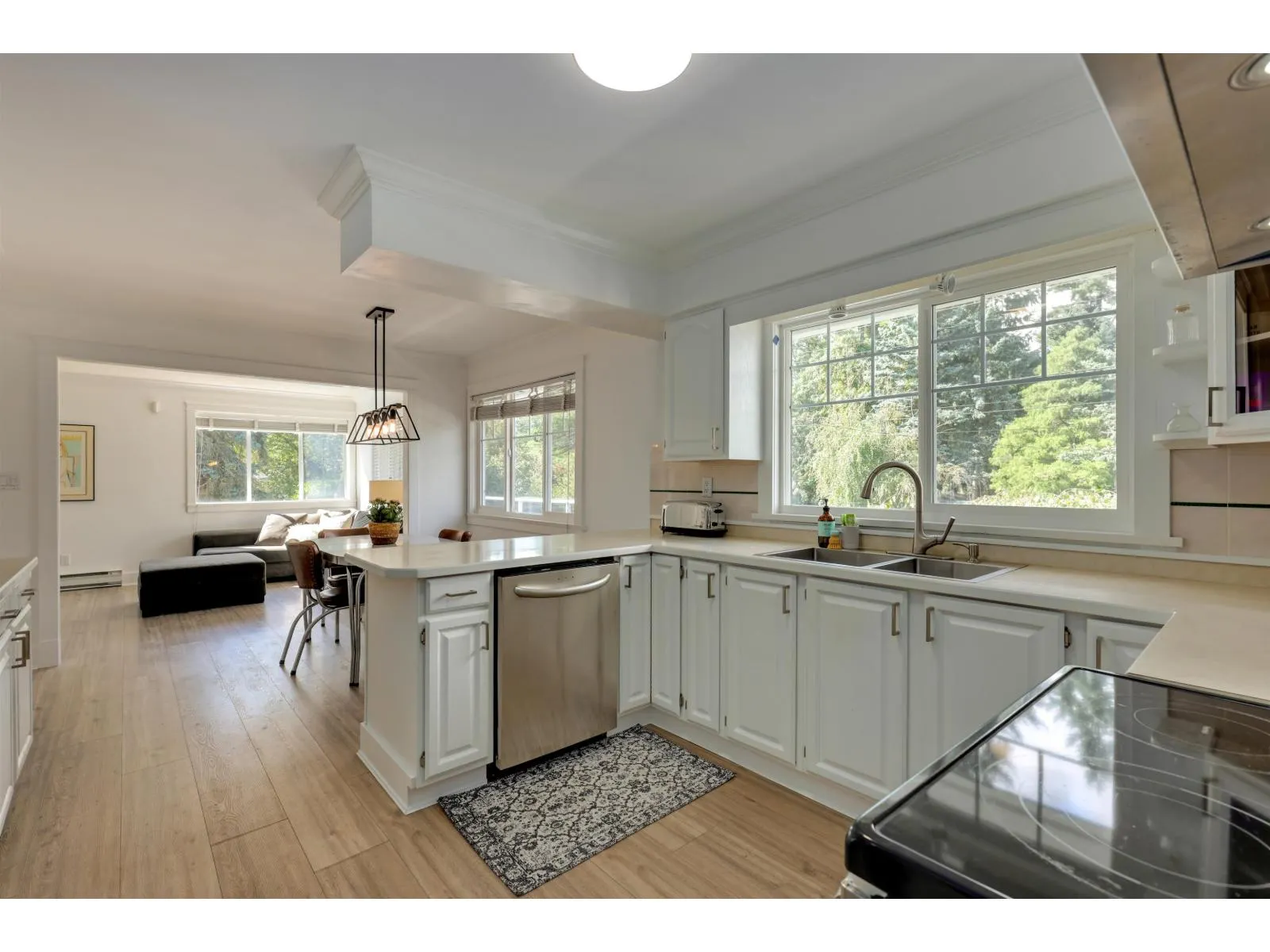 6488 SUNSHINE PLACE