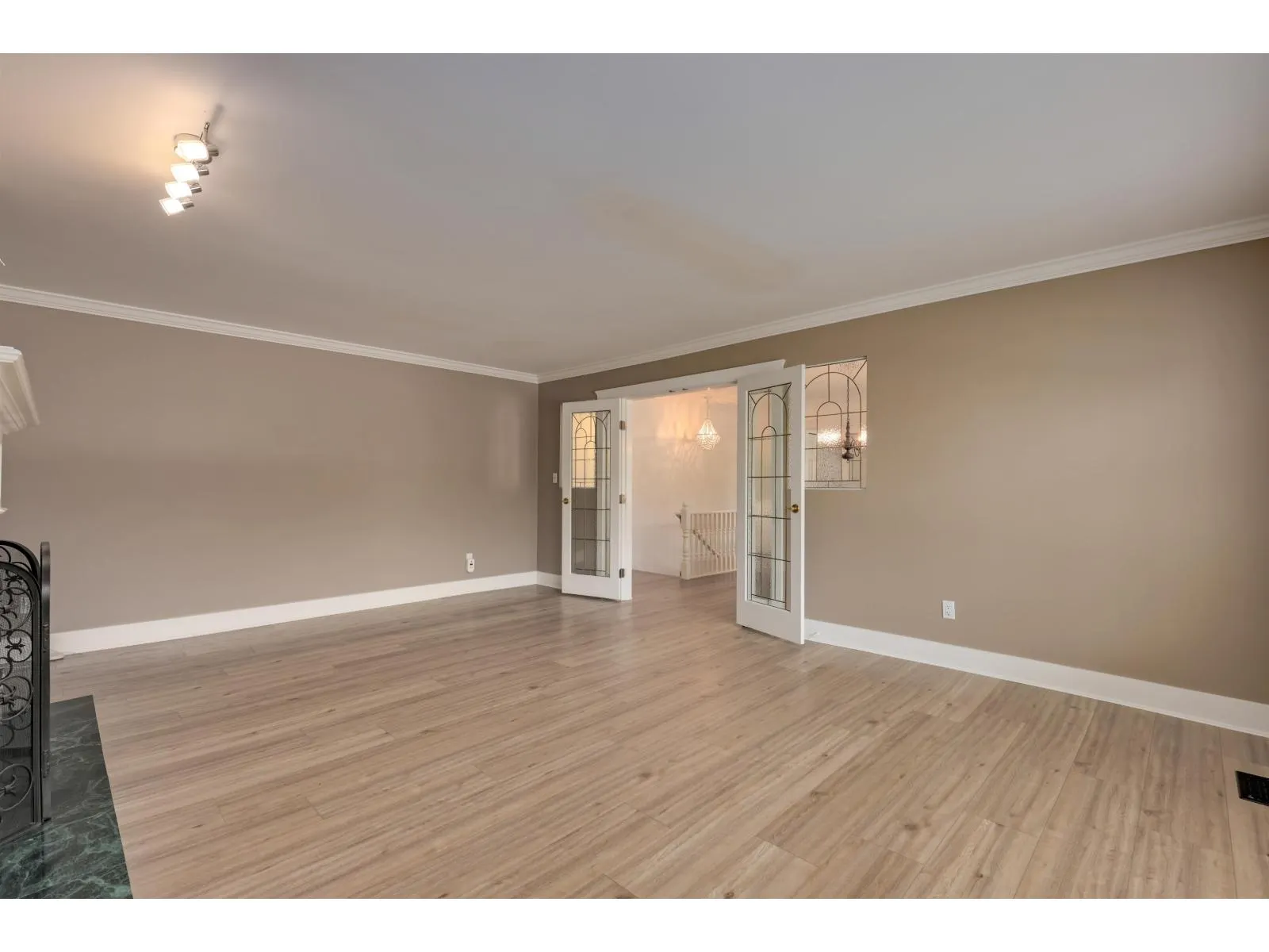 6488 SUNSHINE PLACE