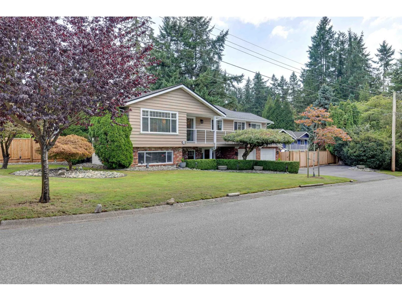 6488 SUNSHINE PLACE