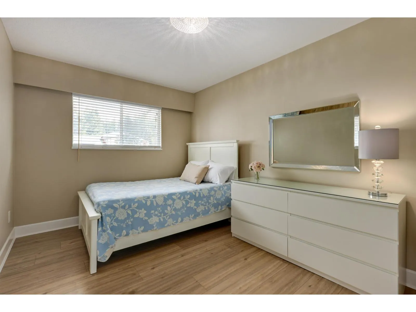 6488 SUNSHINE PLACE