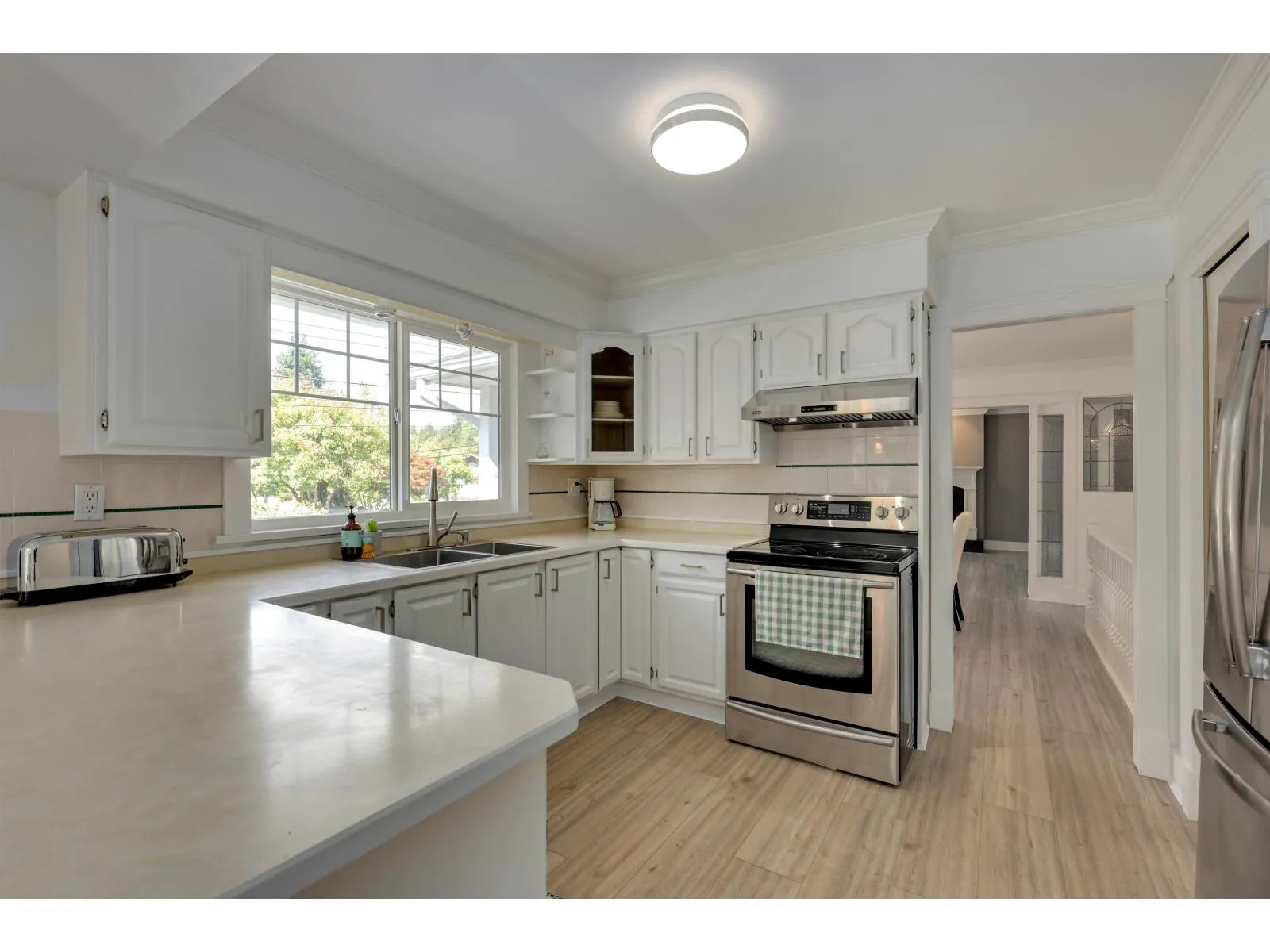 6488 SUNSHINE PLACE