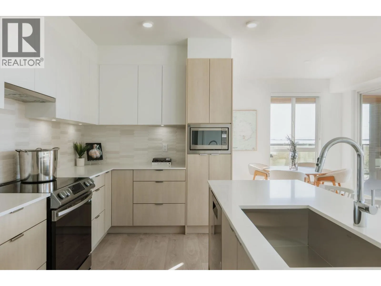 108 2431 RABBIT DRIVE