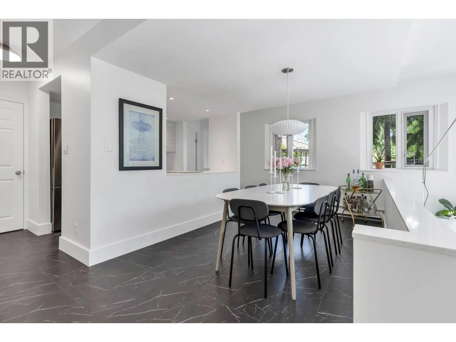 111 1350 VIEW CRESCENT