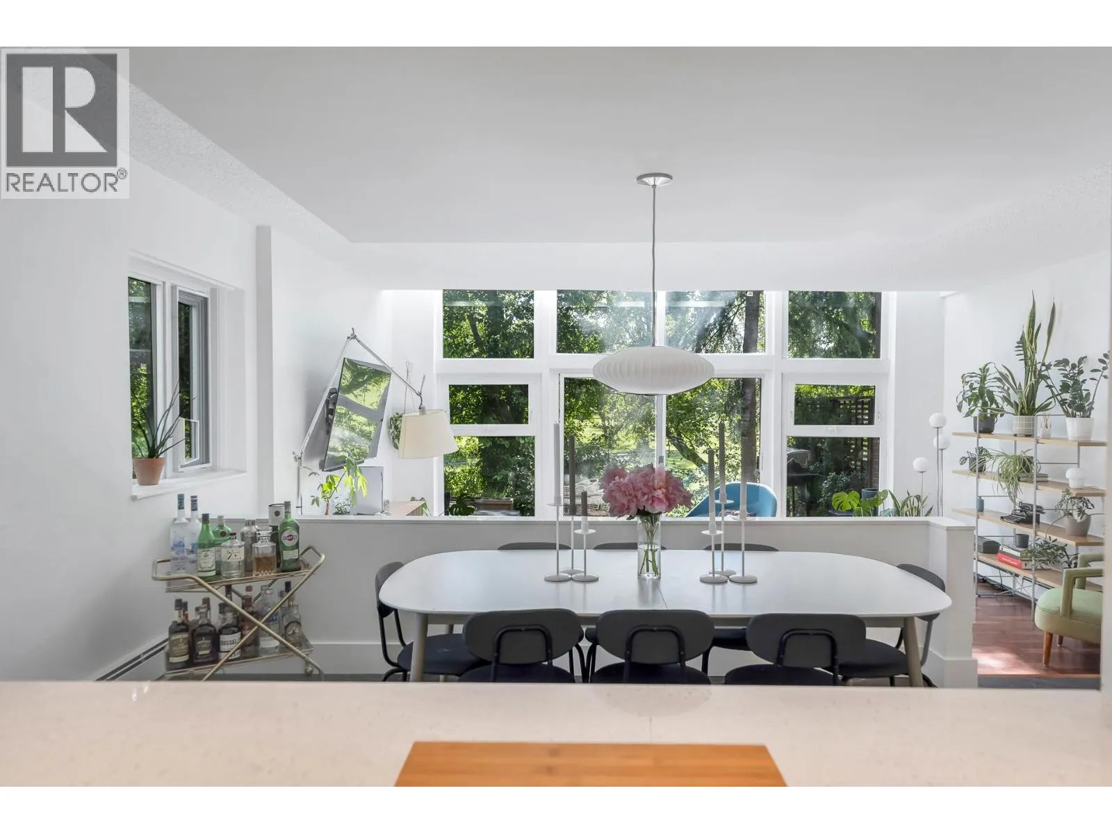 111 1350 VIEW CRESCENT