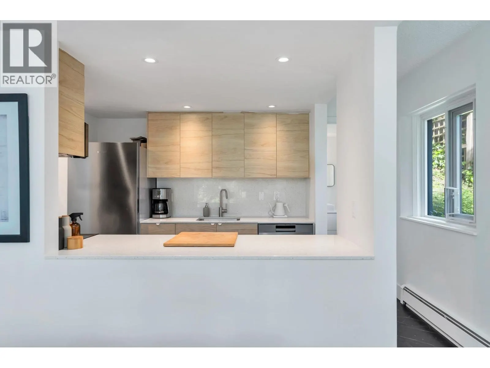 111 1350 VIEW CRESCENT