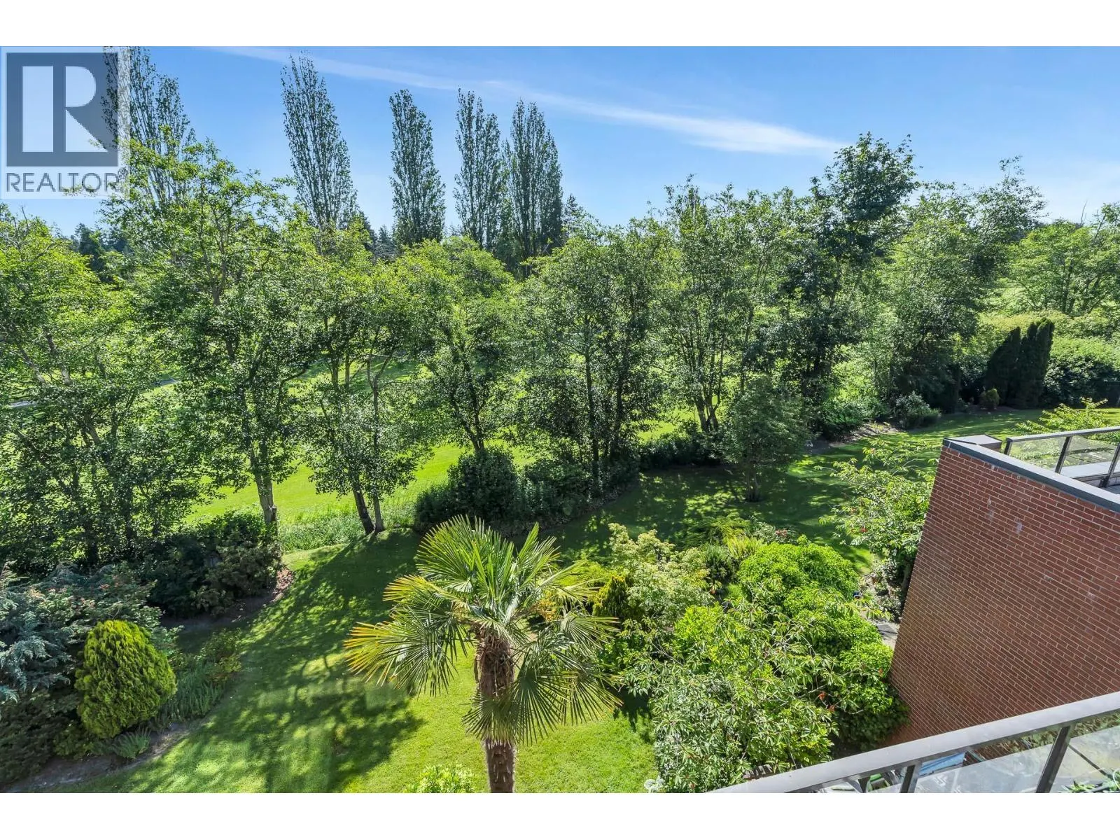 111 1350 VIEW CRESCENT