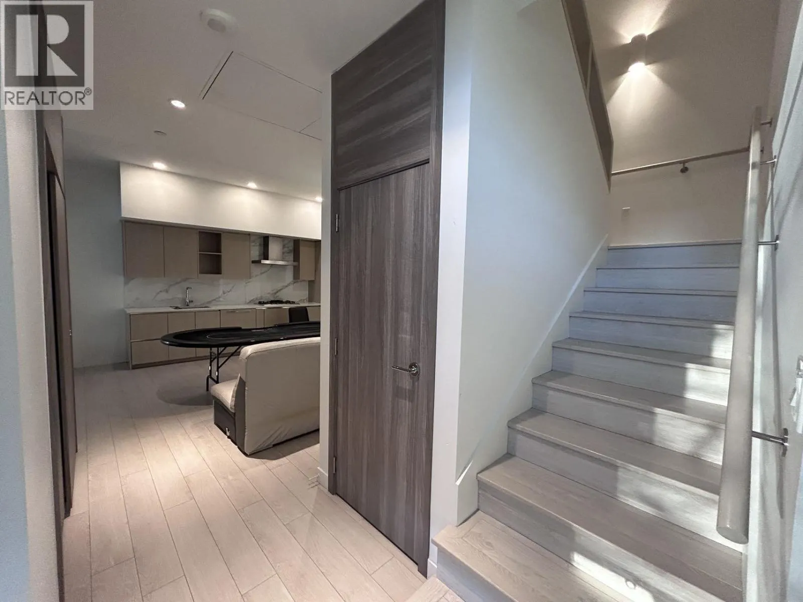 TH-03 8555 CAPSTAN WAY