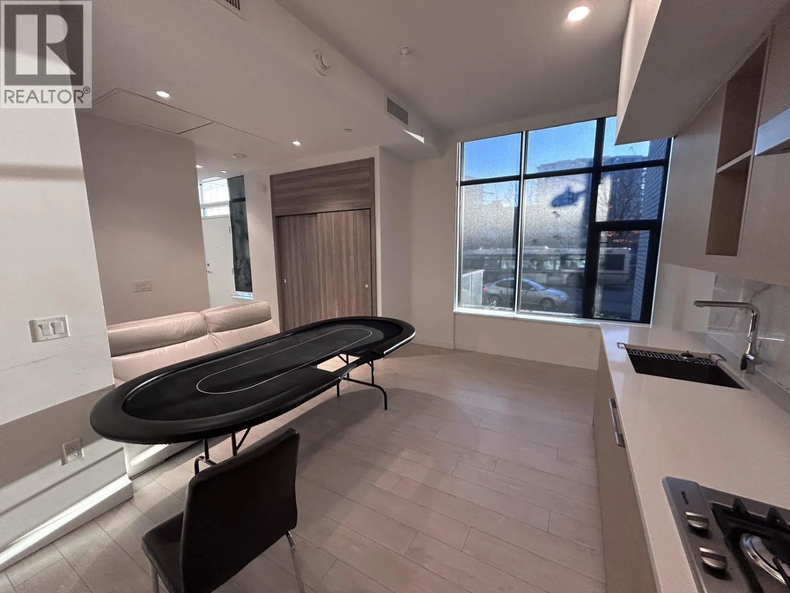 TH-03 8555 CAPSTAN WAY