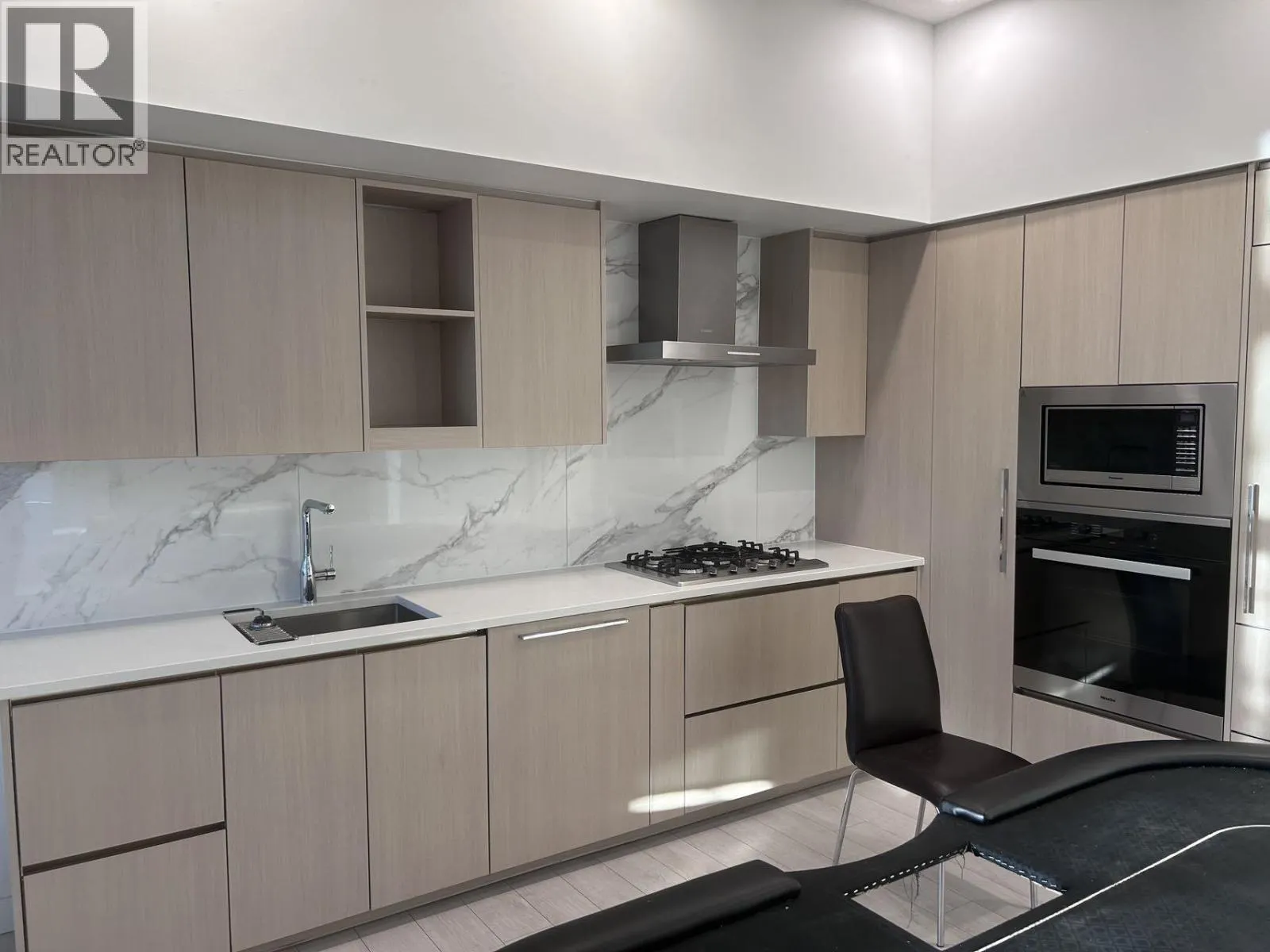 TH-03 8555 CAPSTAN WAY