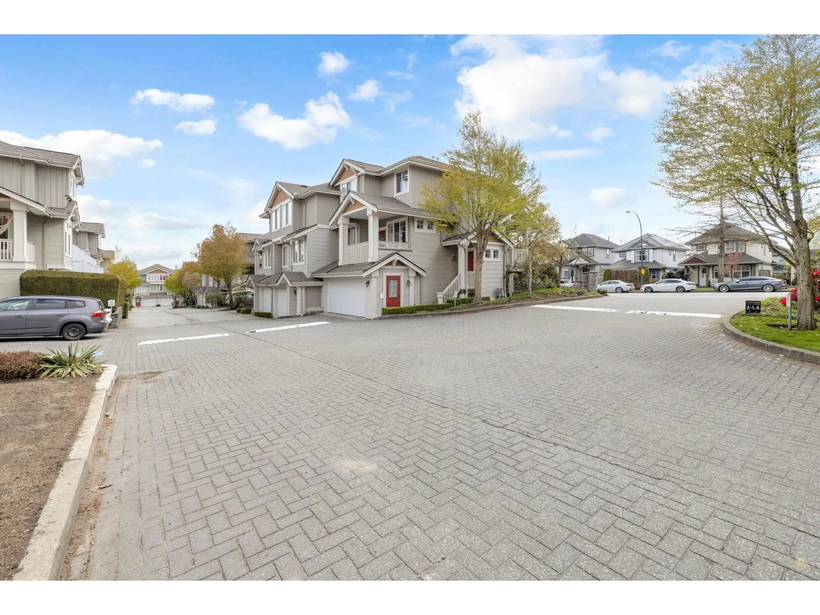 3 14877 58 AVENUE