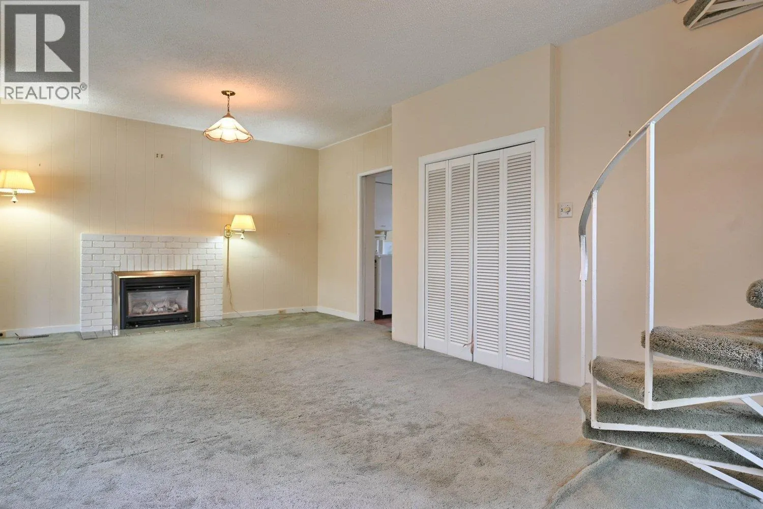 2720 W 24TH AVENUE