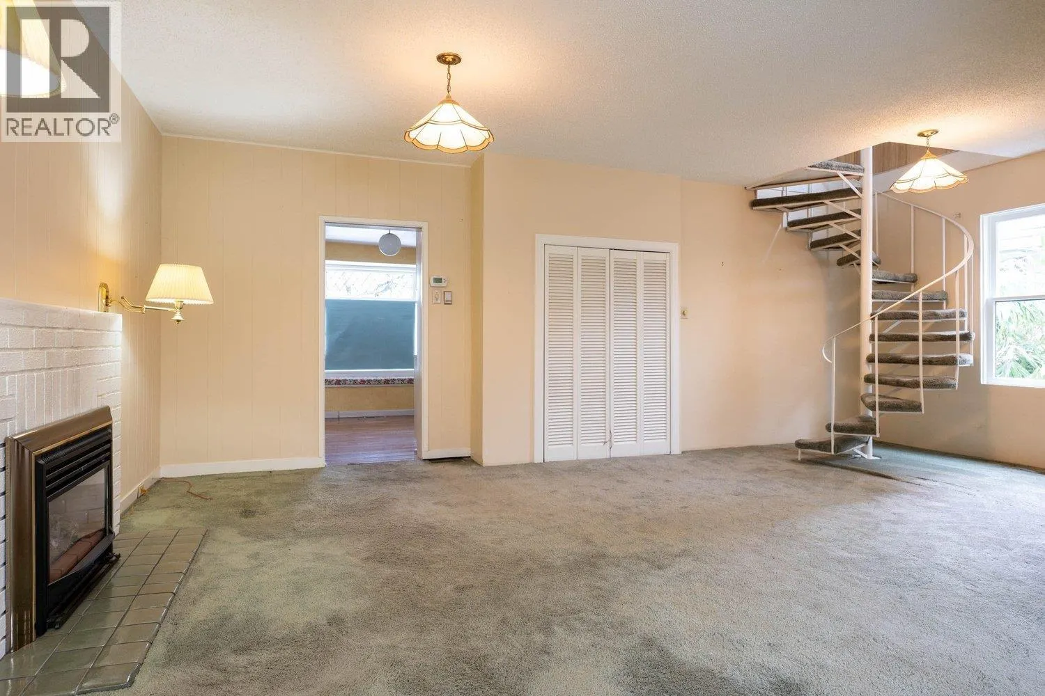 2720 W 24TH AVENUE