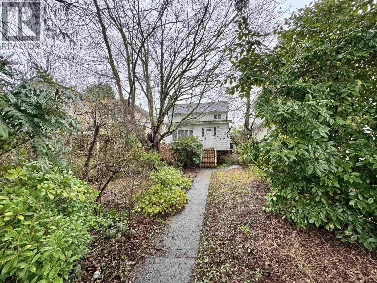 2720 W 24TH AVENUE