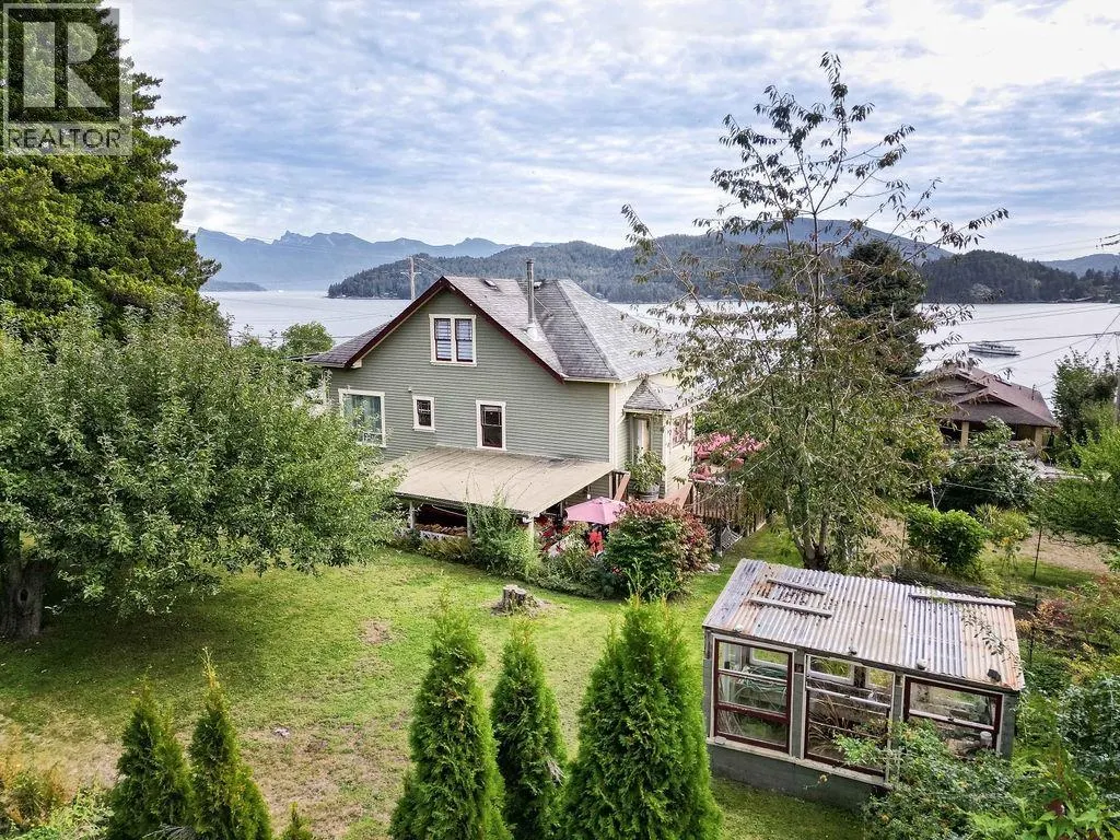 589 SEAVIEW ROAD