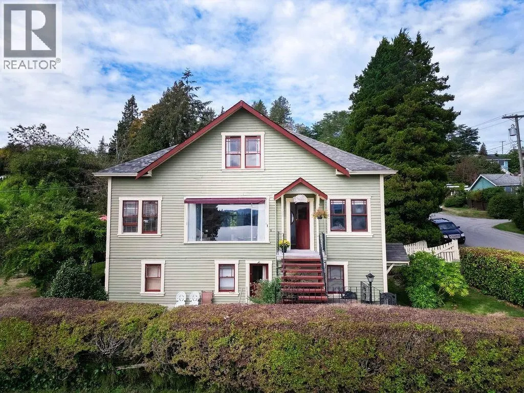 589 SEAVIEW ROAD