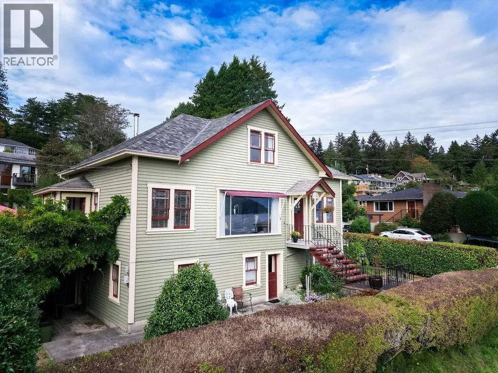 589 SEAVIEW ROAD
