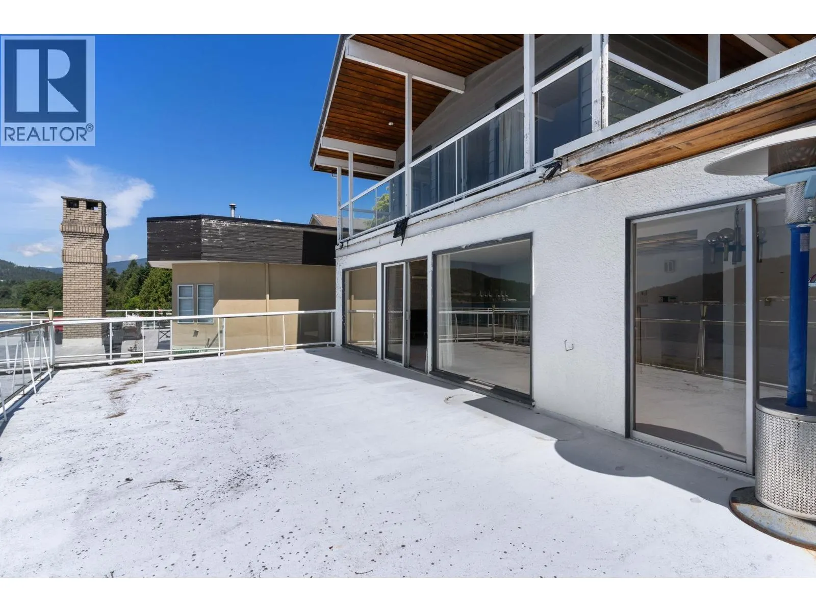 1208 ALDERSIDE ROAD