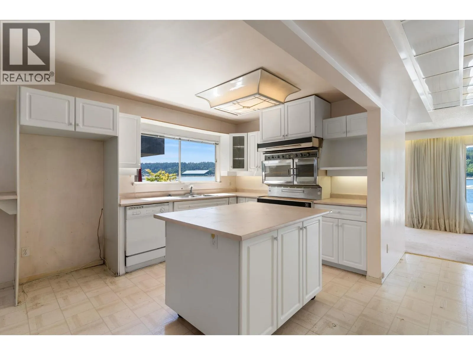 1208 ALDERSIDE ROAD