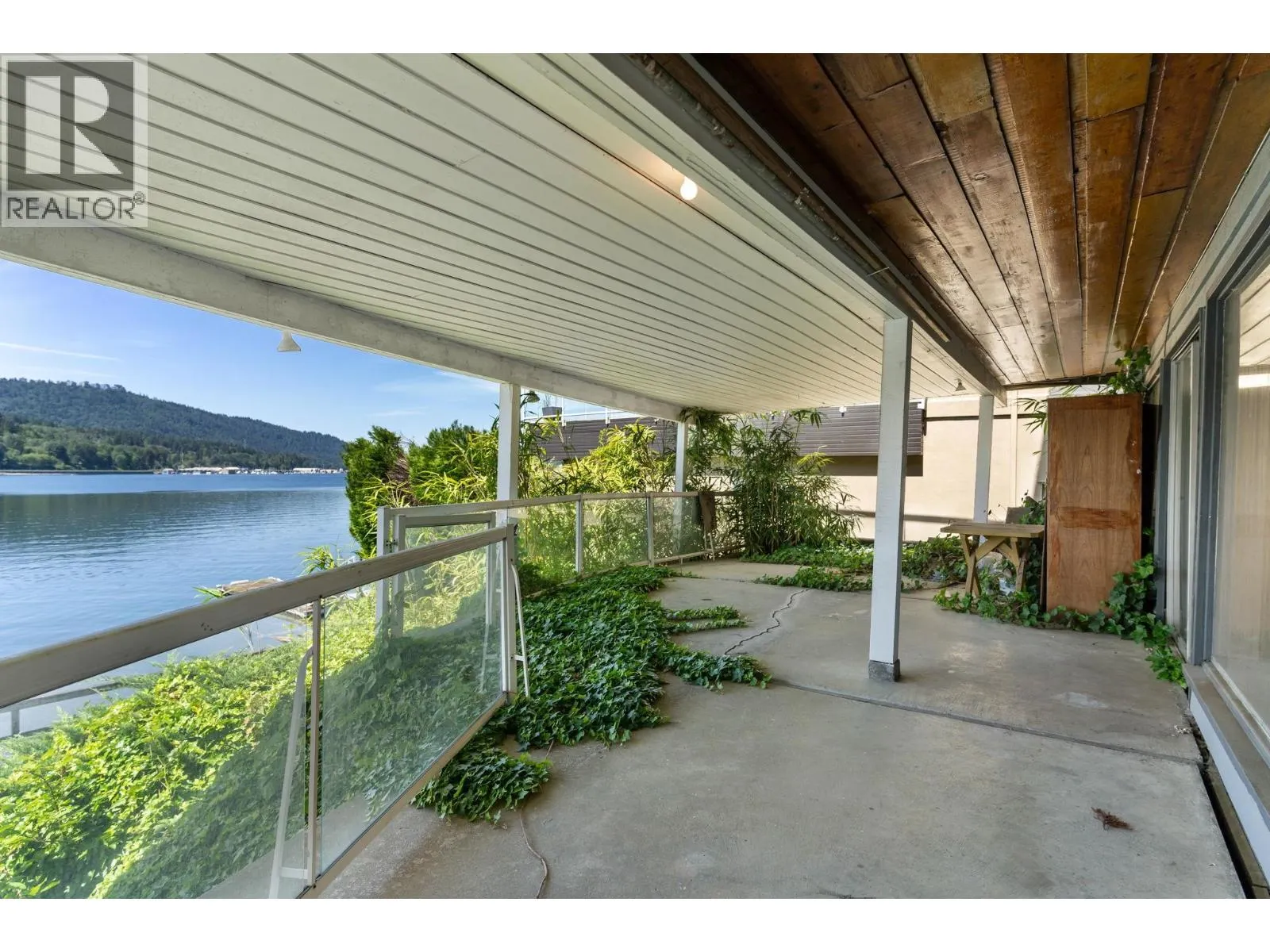 1208 ALDERSIDE ROAD