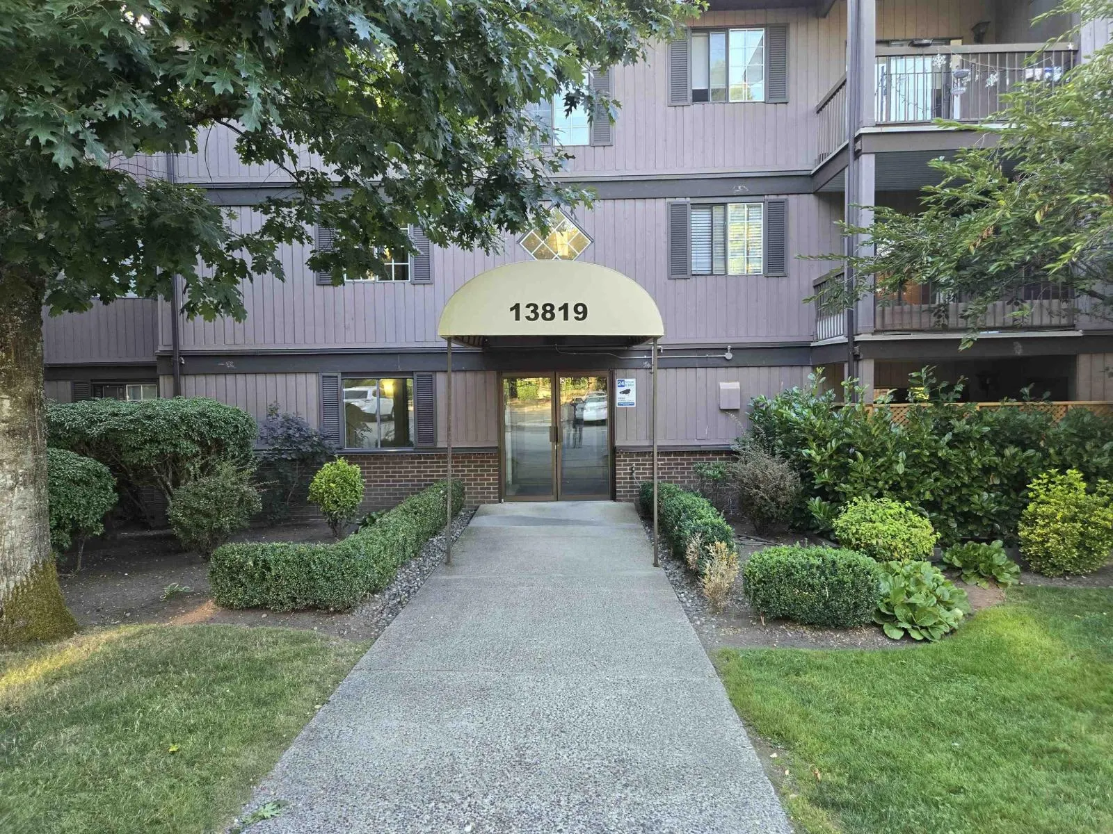 2203 13819 100 AVENUE