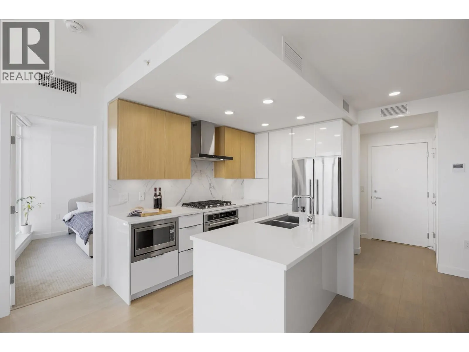 2602 7683 PARK CRESCENT