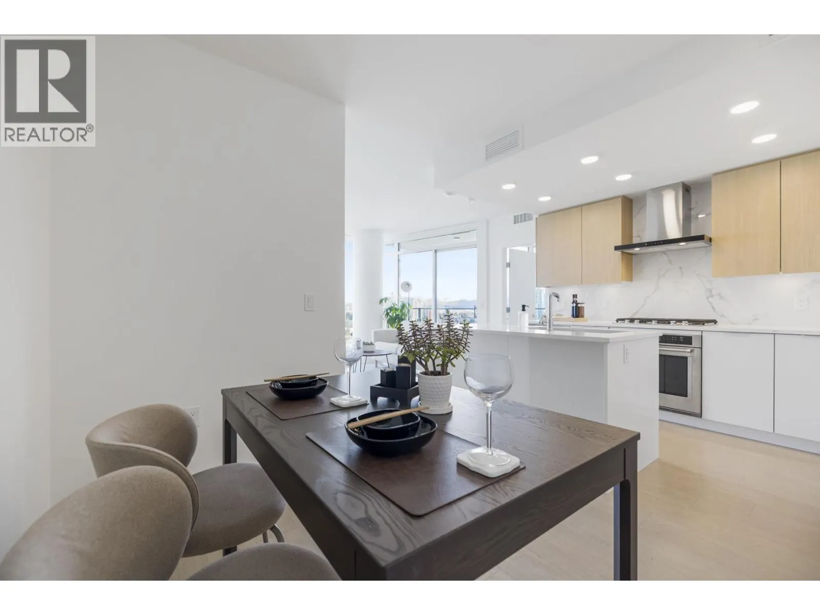 2602 7683 PARK CRESCENT