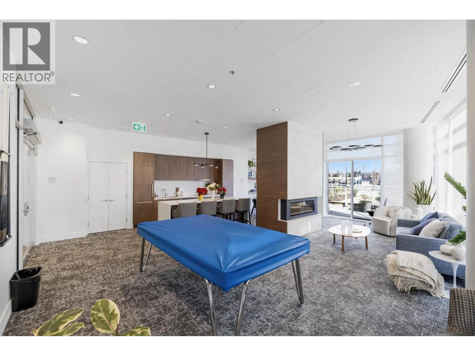 2602 7683 PARK CRESCENT