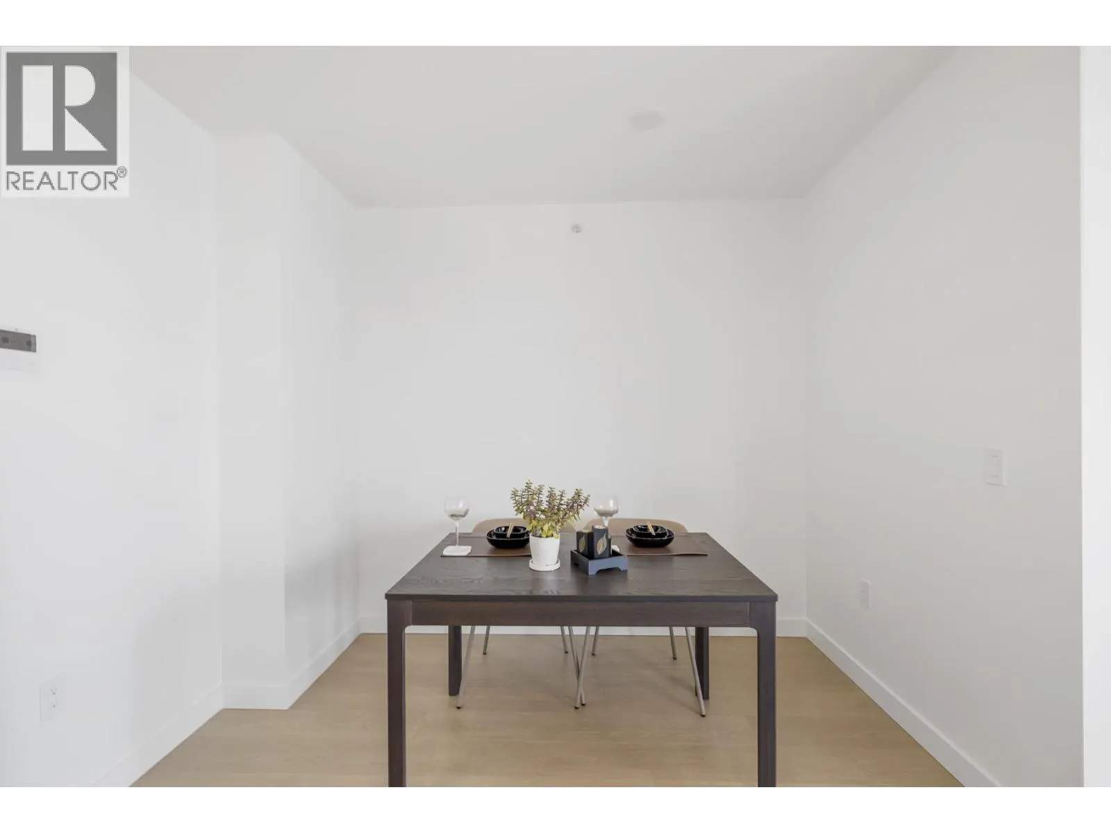 2602 7683 PARK CRESCENT