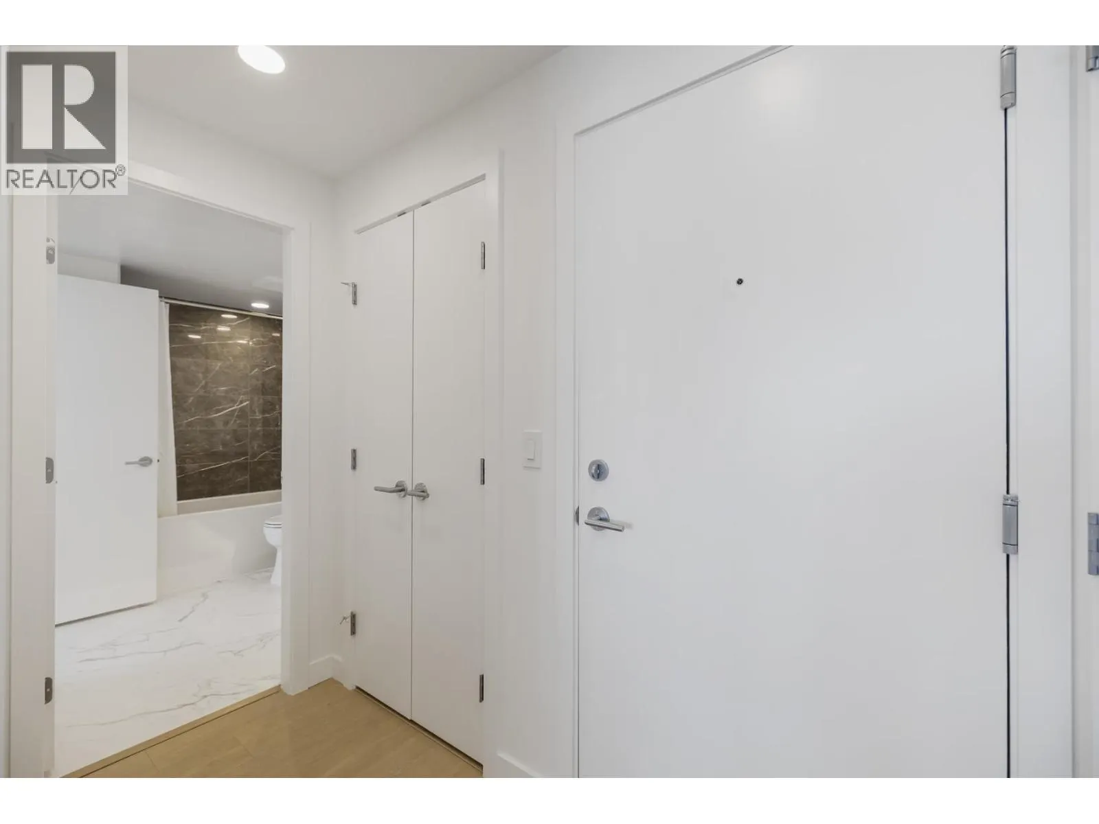 2602 7683 PARK CRESCENT