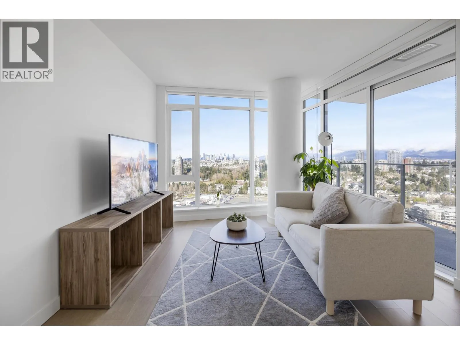 2602 7683 PARK CRESCENT