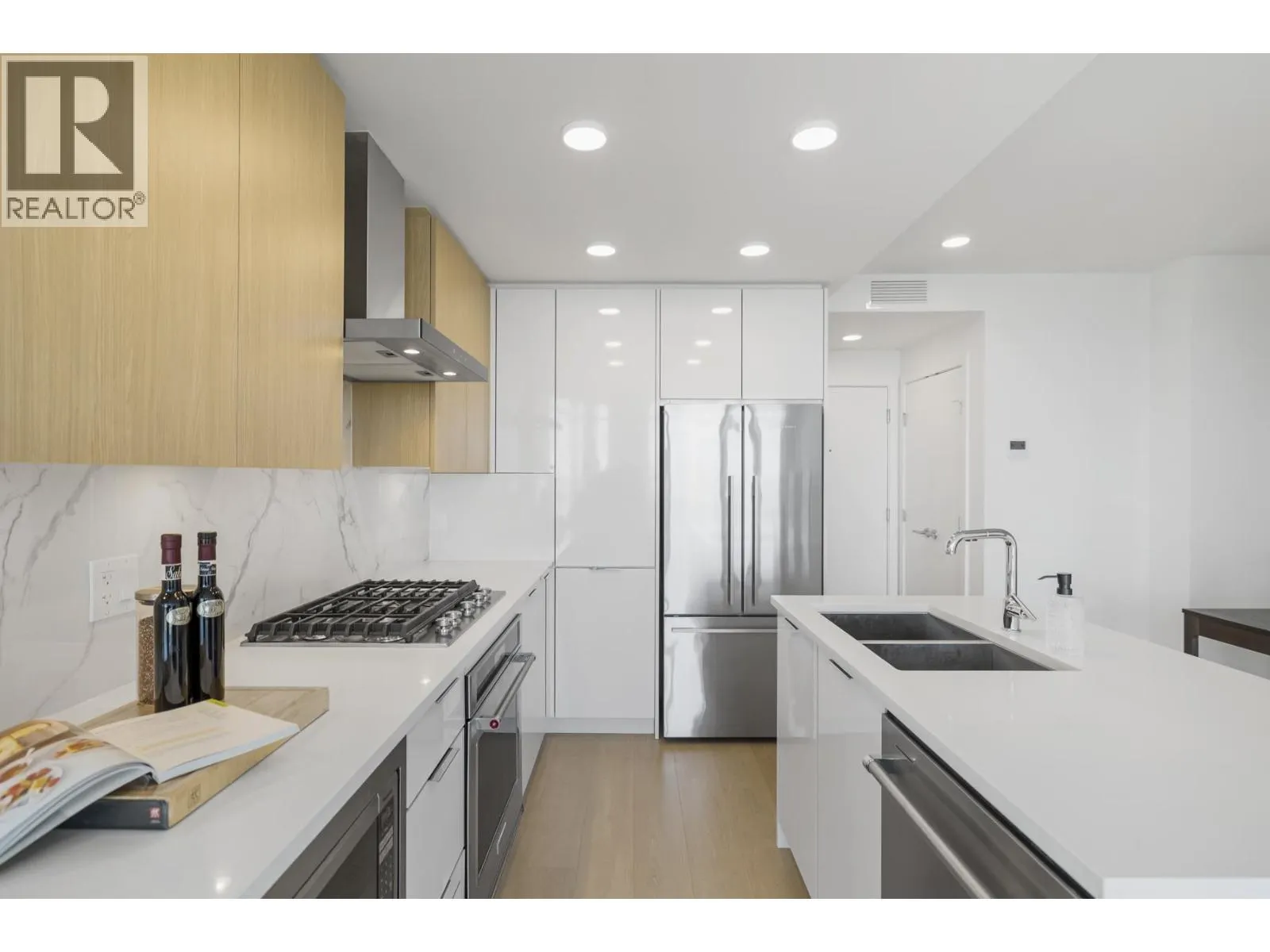 2602 7683 PARK CRESCENT