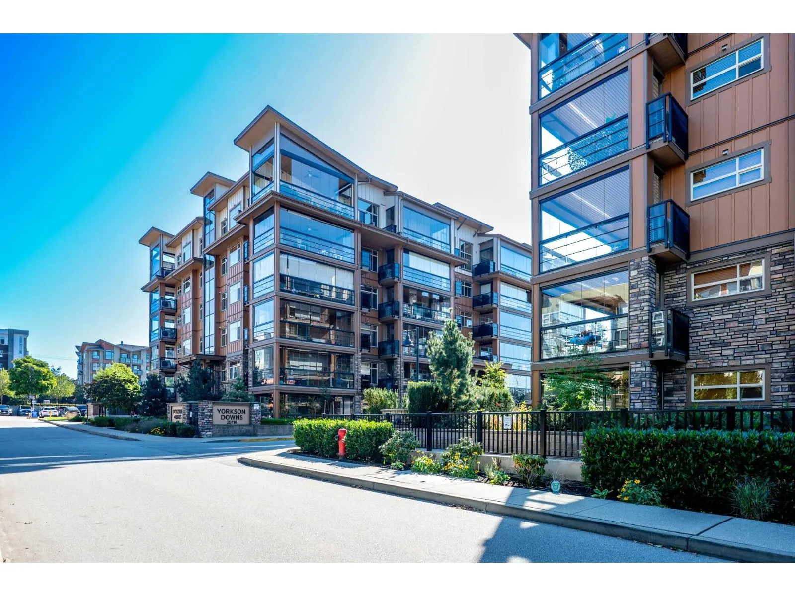 B222 20716 WILLOUGHBY TOWN CENTER DRIVE