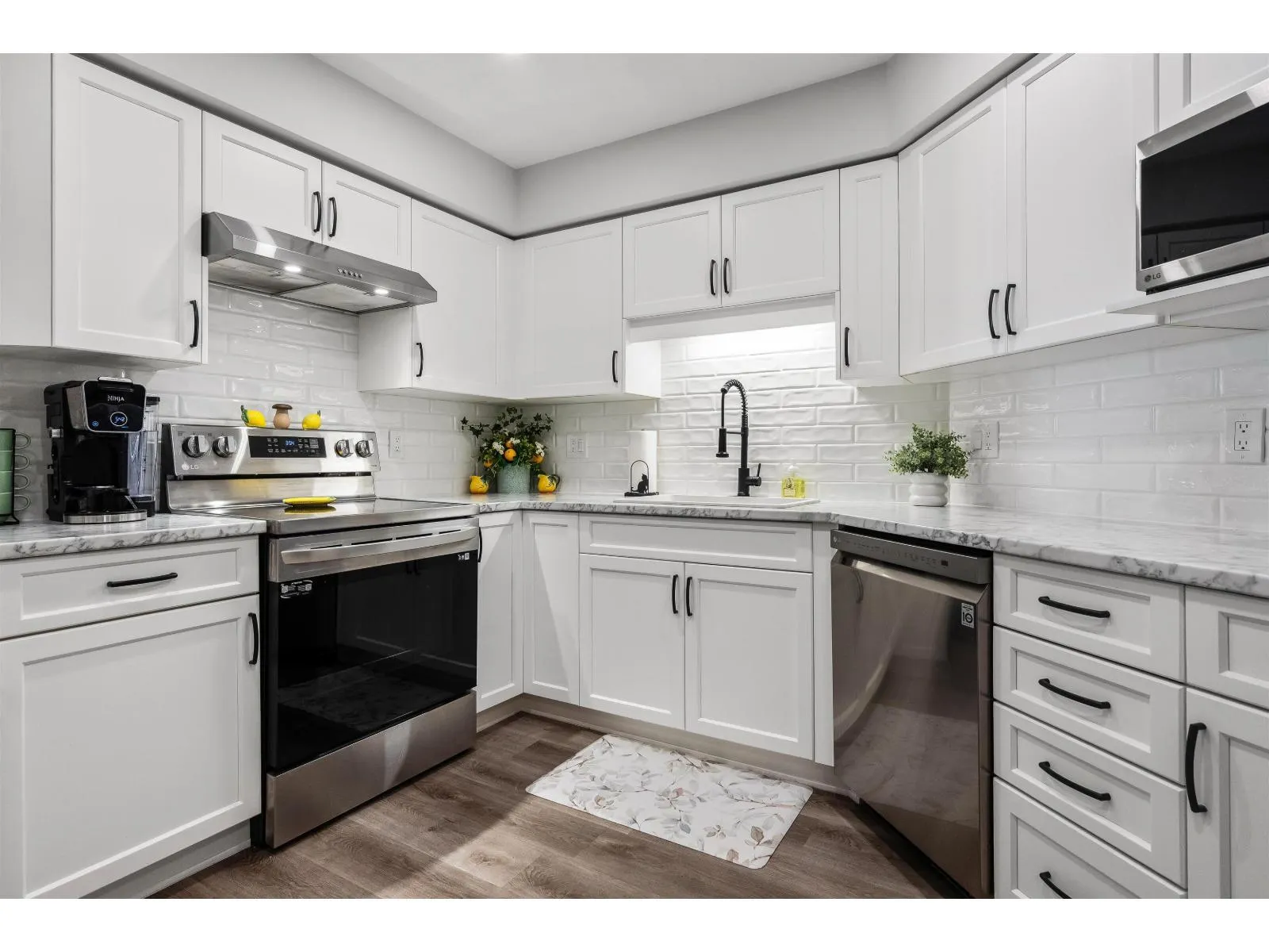 210 20976 56 AVENUE