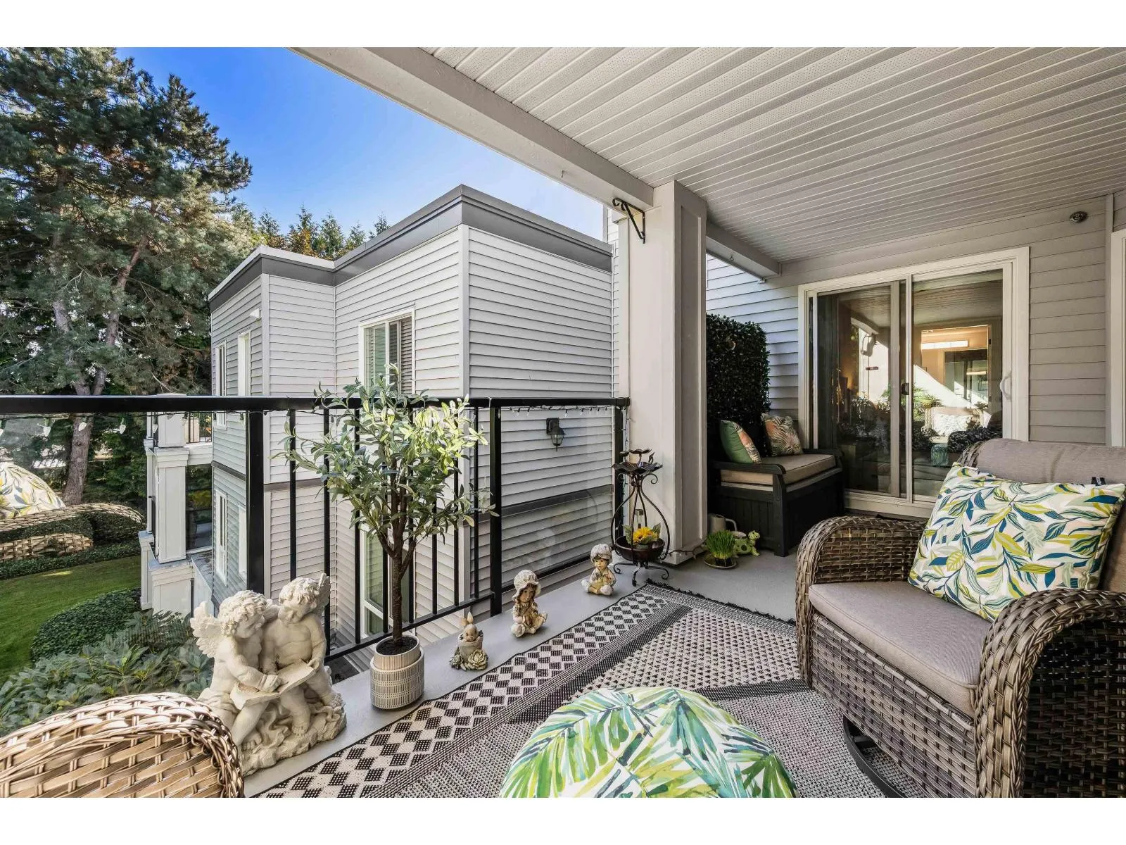 210 20976 56 AVENUE