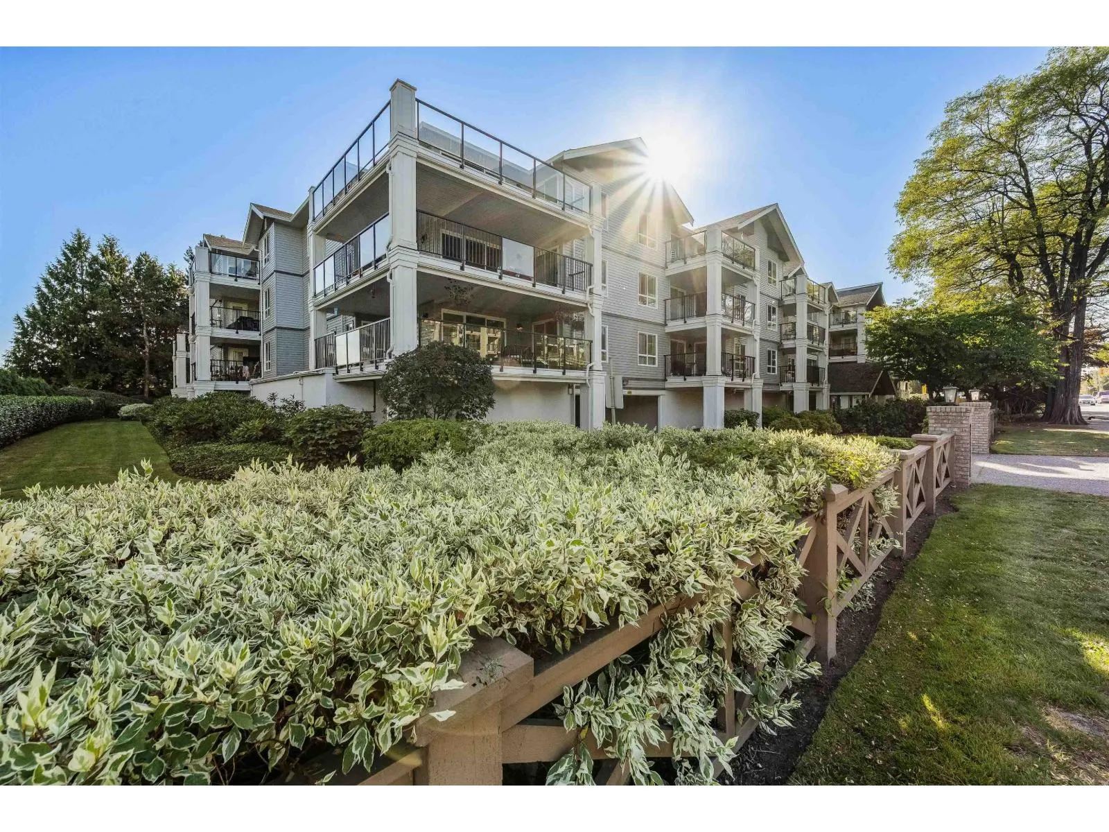 210 20976 56 AVENUE